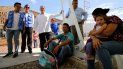 El representante especial de ACNUR y de la OIM para los refugiados venezolanos, Eduardo Stein (c-i), visita un centro de atención al migrante durante su recorrido por el Puente Internacional Simón Bolívar en Cúcuta (Colombia). El representante especial de ACNUR y de la OIM para los refugiados venezolanos, Eduardo Stein (c-i), visita un centro de atención al migrante durante su recorrido por el Puente Internacional Simón Bolívar en Cúcuta (Colombia).