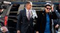 El exasesor de Seguridad Nacional estadounidense Michael Flynn (c), junto a su mujer, Lori Andrade (d), a su llegada al Tribunal Federal de Washington. El exasesor de Seguridad Nacional estadounidense Michael Flynn (c), junto a su mujer, Lori Andrade (d), a su llegada al Tribunal Federal de Washington.