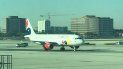 Vista de una aeronave de la aerolínea de bajo costo Viva Air. Vista de una aeronave de la aerolínea de bajo costo Viva Air.