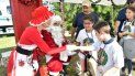 Los pequeños recibieron regalos por Navidad. Los pequeños recibieron regalos por Navidad.