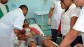 Fotografía cedida por el periódico Juventud Rebelde que muestra a uno de los heridos del accidente masivo de tráfico ocurrido este 10 de enero en la oriental provincia de Guantánamo, Cuba. Fotografía cedida por el periódico Juventud Rebelde que muestra a uno de los heridos del accidente masivo de tráfico ocurrido este 10 de enero en la oriental provincia de Guantánamo, Cuba.