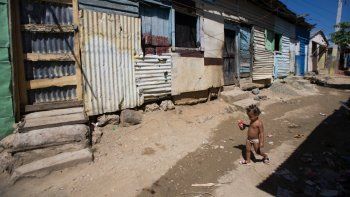 La pobreza afecta a 184 millones de latinoamericanos, según un informe de la CepalEl 10,2 % de latinoamericanos viviendo en pobreza extrema es el porcentaje más alto registrado desde 2008, advirtió el organismo de Naciones Unidas. 