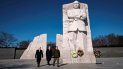 El presidente de los Estados Unidos, DonaldJ. Trump, y el vicepresidente, Mike Pence, visitan el Monumento a Martin Luther King. El presidente de los Estados Unidos, DonaldJ. Trump, y el vicepresidente, Mike Pence, visitan el Monumento a Martin Luther King.
