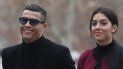 El exjugador del Real Madrid Cristiano Ronaldo, junto a su pareja Georgina Rodríguez, a su llegada este martes a la Audiencia Provincial de Madrid. El exjugador del Real Madrid Cristiano Ronaldo, junto a su pareja Georgina Rodríguez, a su llegada este martes a la Audiencia Provincial de Madrid.