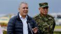 El presidente de Colombia, Iván Duque (izq.), ofrece declaraciones a la prensa acompañado por el Comandante de las Fuerzas Militares de Colombia, mayor general Luis Fernando Navarro, este 22 de enero de 2019 en Bogotá. El presidente de Colombia, Iván Duque (izq.), ofrece declaraciones a la prensa acompañado por el Comandante de las Fuerzas Militares de Colombia, mayor general Luis Fernando Navarro, este 22 de enero de 2019 en Bogotá.