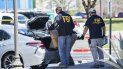 Agentes del FBI trabajan en una escena relacionada con una amenaza de bomba en Texas, el 20 de marzo de 2018. Agentes del FBI trabajan en una escena relacionada con una amenaza de bomba en Texas, el 20 de marzo de 2018.