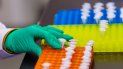 Un técnico trabaja en el laboratorio de investigación de ADN para la secuenciación de genes, en Nanjing (China). Un técnico trabaja en el laboratorio de investigación de ADN para la secuenciación de genes, en Nanjing (China).