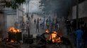 Al menos una decena de protestas callejeras que se iniciaron la noche del lunes en Caracas se extendieron hasta la madrugada de este martes Al menos una decena de protestas callejeras que se iniciaron la noche del lunes en Caracas se extendieron hasta la madrugada de este martes