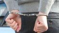 Imagen referencial de un sujeto arrestado por la Policía. Imagen referencial de un sujeto arrestado por la Policía.