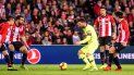 El Barsa estuvo buscando el campo rival sin ambages con balón sobre todo por el lado de Semedo, lo mejor salió de las botas de Messi. El Barsa estuvo buscando el campo rival sin ambages con balón sobre todo por el lado de Semedo, lo mejor salió de las botas de Messi.
