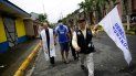 El sacerdote nicaragüense Edwin Román, sobrino del héroe nacional de NicaraguaAugusto C. Sandino, y admirado por socorrer a personas heridas durante manifestaciones antigubernamentales, fue retenido y golpeado anoche por la Policía Nacional, informó este jueves la Arquidiócesis de Managua. El sacerdote nicaragüense Edwin Román, sobrino del héroe nacional de NicaraguaAugusto C. Sandino, y admirado por socorrer a personas heridas durante manifestaciones antigubernamentales, fue retenido y golpeado anoche por la Policía Nacional, informó este jueves la Arquidiócesis de Managua.
