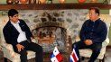 El presidente de Costa Rica, Carlos Alvarado (izq.), y su homólogo panameño, Juan Carlos Varela, se reúnen en Boquete, Panamá. El presidente de Costa Rica, Carlos Alvarado (izq.), y su homólogo panameño, Juan Carlos Varela, se reúnen en Boquete, Panamá.