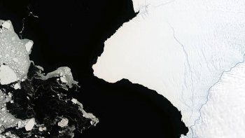 Grieta de formación de iceberg en la Antártida.