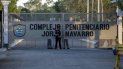 Un guardia resguarda la entrada del penitenciario Jorge Navarro La Modelo. Un guardia resguarda la entrada del penitenciario Jorge Navarro La Modelo.