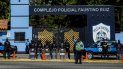 La Policía de Nicaragua anunció este sábado que no permitirá ninguna actividad que altere el orden público, a propósito de la protesta estilo piquetes express convocada para este día por un movimiento opositor para mostrar su rechazo al régimen de Daniel Ortega. La Policía de Nicaragua anunció este sábado que no permitirá ninguna actividad que altere el orden público, a propósito de la protesta estilo piquetes express convocada para este día por un movimiento opositor para mostrar su rechazo al régimen de Daniel Ortega.