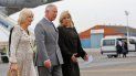 Carlos y Camila aterrizaron en un vuelo privado en el aeropuerto internacional José Martí de La Habana pocos minutos antes de las 17.00 hora local (21.00 GMT) y fueron recibidos por la viceministra de Relaciones Exteriores del país caribeño, Ana Teresita González Fraga. Carlos y Camila aterrizaron en un vuelo privado en el aeropuerto internacional José Martí de La Habana pocos minutos antes de las 17.00 hora local (21.00 GMT) y fueron recibidos por la viceministra de Relaciones Exteriores del país caribeño, Ana Teresita González Fraga.