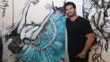El pintor cubanoamericano Alexander Mijares posa junto a una de sus obras. El pintor cubanoamericano Alexander Mijares posa junto a una de sus obras.