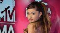 La cantante jugó con decorados que simulaban La última cena o con un coche en el que un grafitero pintó Arichella, posiblemente una referencia a Beychella, que es como se conoce al Coachella de 2018. La cantante jugó con decorados que simulaban La última cena o con un coche en el que un grafitero pintó Arichella, posiblemente una referencia a Beychella, que es como se conoce al Coachella de 2018.