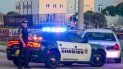 Fotografía de archivo fechada el 14 de febrero de 2018 de un oficial de la Policía de Broward en las inmediaciones de la secundaria Marjory Stonemam Douglas, donde un tiroteo dejó 17 muertos: 14 estudiantes y tres trabajadores docentes. Fotografía de archivo fechada el 14 de febrero de 2018 de un oficial de la Policía de Broward en las inmediaciones de la secundaria Marjory Stonemam Douglas, donde un tiroteo dejó 17 muertos: 14 estudiantes y tres trabajadores docentes.