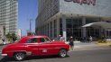 Un auto clásico pasa frente al Hotel Capri en La Habana, Cuba, el día que entró en vigor del Título III de la ley Helms-Burton. Un auto clásico pasa frente al Hotel Capri en La Habana, Cuba, el día que entró en vigor del Título III de la ley Helms-Burton.