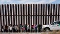 La Unión Americana de Libertades Civiles (ACLU) de Nuevo México opina que los grupos organizados en la frontera, lejos de ser entidades de autodefensa y de apoyo a las autoridades migratorias, son milicias racistas que atentan contra la ley y la seguridad de los inmigrantes que buscan una mejor vida en EEUU. La Unión Americana de Libertades Civiles (ACLU) de Nuevo México opina que los grupos organizados en la frontera, lejos de ser entidades de autodefensa y de apoyo a las autoridades migratorias, son milicias racistas que atentan contra la ley y la seguridad de los inmigrantes que buscan una mejor vida en EEUU.