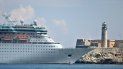 El crucero Majesty of the Seas, de Royal Caribbean, pasa frente al Faro del Castillo del Morro en la entrada de la bahía de La Habana, Cuba, el 13 de septiembre de 2018. El crucero Majesty of the Seas, de Royal Caribbean, pasa frente al Faro del Castillo del Morro en la entrada de la bahía de La Habana, Cuba, el 13 de septiembre de 2018.