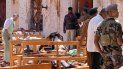 Las primeras seis explosiones se produjeron de forma simultánea hacia las 8.45 horas (2.30 GMT) en al menos tres hoteles de lujo en Colombo y también en una iglesia de la capital, otra en Katana, en el oeste del país, y la tercera en la oriental Batticaloa. Las primeras seis explosiones se produjeron de forma simultánea hacia las 8.45 horas (2.30 GMT) en al menos tres hoteles de lujo en Colombo y también en una iglesia de la capital, otra en Katana, en el oeste del país, y la tercera en la oriental Batticaloa.