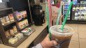 Nuevas normas prohíben desde el uso de absolventes (pitillos o straws) y/o bolsas plásticas hasta productos de poliespuma que tanto años demoran en descomponerse. Nuevas normas prohíben desde el uso de absolventes (pitillos o straws) y/o bolsas plásticas hasta productos de poliespuma que tanto años demoran en descomponerse.