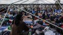 Miles de migrantes centroamericanos que llegan a la frontera esperan solicitar asilo en EEUU. Miles de migrantes centroamericanos que llegan a la frontera esperan solicitar asilo en EEUU.