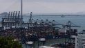 Contenedores almacenados en el puerto de Hong Kong, China, en medio de la disputa comercial con Estados Unidos. Contenedores almacenados en el puerto de Hong Kong, China, en medio de la disputa comercial con Estados Unidos.