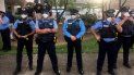 Un grupo de agentes de policía resguardan la sede de la Junta de Supervisión Fiscal (JSF) para Puerto Rico durante una protesta, el jueves 31 de agosto 2017, en Hato Rey (San Juan). Un grupo de agentes de policía resguardan la sede de la Junta de Supervisión Fiscal (JSF) para Puerto Rico durante una protesta, el jueves 31 de agosto 2017, en Hato Rey (San Juan).