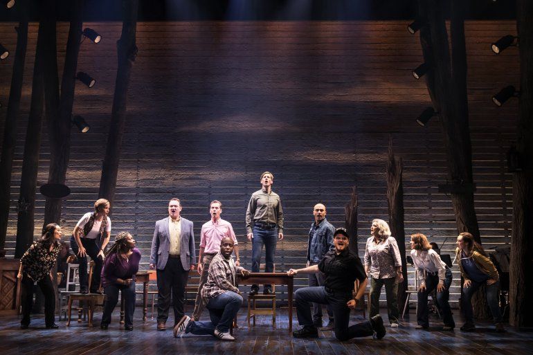 Escena del musical <i>Come from Away, </i>de los canadienses Irene Sankoff y David Hein. 