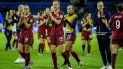 Abbie McManus (c) celebra con la selección femenina de fútbol de Inglaterra tras batir por un ajustado 1-0 al combinado de Argentina en su segundo compromiso del Grupo D. Abbie McManus (c) celebra con la selección femenina de fútbol de Inglaterra tras batir por un ajustado 1-0 al combinado de Argentina en su segundo compromiso del Grupo D.