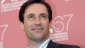 Hamm, que triunfó con su papel de Don Draper en la exitosa serie televisiva Mad Men, es uno de los últimos fichajes por ahora de reparto que ya incluye a Sam Rockwell y Kathy Bates. Hamm, que triunfó con su papel de Don Draper en la exitosa serie televisiva Mad Men, es uno de los últimos fichajes por ahora de reparto que ya incluye a Sam Rockwell y Kathy Bates.