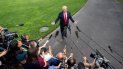 El presidente Donald Trump habla con la prensa a su salida de la Casa Blanca en Washington rumbo a Florida, para presentar su candidatura a la reelección en 2020. El presidente Donald Trump habla con la prensa a su salida de la Casa Blanca en Washington rumbo a Florida, para presentar su candidatura a la reelección en 2020.