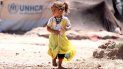 Una niña camina por un campo de refugiados a cargo del Alto Comisionados de las Naciones Unidas para los Refugiados (ACNUR), este lunes en las afueras de Herat (Afgansitán). Una niña camina por un campo de refugiados a cargo del Alto Comisionados de las Naciones Unidas para los Refugiados (ACNUR), este lunes en las afueras de Herat (Afgansitán).