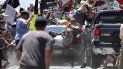 Fotografía fechada el 12 de agosto de 2017 de un vehículo que se lanza contra un grupo de personas que protestaba por un mitin de nacionalistas blancos en Charlottesville, Virginia. Fotografía fechada el 12 de agosto de 2017 de un vehículo que se lanza contra un grupo de personas que protestaba por un mitin de nacionalistas blancos en Charlottesville, Virginia.