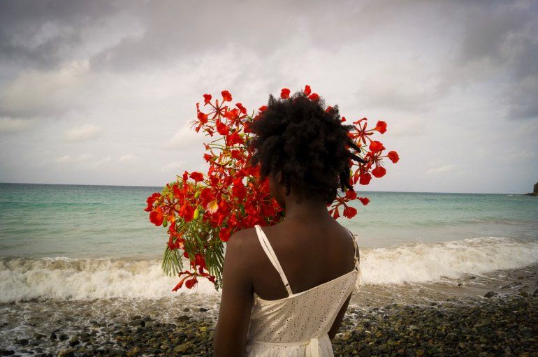 <p>Una de las piezas de la artista caribeña Deborah Jack, que forma parte de la muestra colectiva <em>The Other Side of Now: Foresight in Contemporary Caribbean Art, </em>que se puede visitar a partir del 18  de julio en el PAMM. </p>