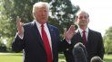 El presidente Donald Trump habla con la prensa junto al secretario de Trabajo Alex Acosta en los jardines de la Casa Blanca. El presidente Donald Trump habla con la prensa junto al secretario de Trabajo Alex Acosta en los jardines de la Casa Blanca.