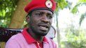 La estrella de pop y político Bobi Wine, cuyo verdadero nombre es Kyagulanyi Ssentamu, quiere ser presidente de Uganda. La estrella de pop y político Bobi Wine, cuyo verdadero nombre es Kyagulanyi Ssentamu, quiere ser presidente de Uganda.