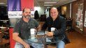 Juan Juan Almeida entrevista al cubano Gustavo Vigoa (izq.) para polemizar sobre lo que sucede en la isla. Juan Juan Almeida entrevista al cubano Gustavo Vigoa (izq.) para polemizar sobre lo que sucede en la isla.