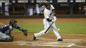 El jugador de los Marlins de Miami, el colombiano Harold Ramírez, batea un doble que impulsa al plato a sus compañeros, el puertorriqueño Yadiel Rivera y el dominicano César Puello, durante el segundo inning de un juego de béisbol contra los Padres de San Diego El jugador de los Marlins de Miami, el colombiano Harold Ramírez, batea un doble que impulsa al plato a sus compañeros, el puertorriqueño Yadiel Rivera y el dominicano César Puello, durante el segundo inning de un juego de béisbol contra los Padres de San Diego