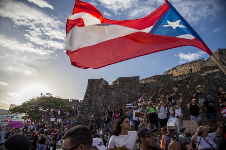 Manifestantes protestan en contra del gobernador Ricardo Rosselló el miércoles 17 de julio de 2019 en San Juan, Puerto Rico.