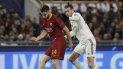 Fotografía de archivo del 27 de noviembre de 2018, del defensor de la Roma Kostas Manolas, a la izquierda, y el extremo derecho Gareth Bale, del Real Madrid, durante un partido del Grupo G de la LIga de Campeones en el Estadio Olímpico de Roma. Fotografía de archivo del 27 de noviembre de 2018, del defensor de la Roma Kostas Manolas, a la izquierda, y el extremo derecho Gareth Bale, del Real Madrid, durante un partido del Grupo G de la LIga de Campeones en el Estadio Olímpico de Roma.