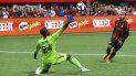 El delantero Josef Martínez corrió detrás de la defensiva, persiguió un pase largo de Gonzalo Martínez y pasó el balón sobre el aquero Bill Hamid para hacer el 2-0 definitivo al segundo minuto del tiempo de compensación El delantero Josef Martínez corrió detrás de la defensiva, persiguió un pase largo de Gonzalo Martínez y pasó el balón sobre el aquero Bill Hamid para hacer el 2-0 definitivo al segundo minuto del tiempo de compensación