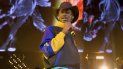Old Town Road, una canción de música country y rap, era originalmente en solitario, pero Lil Nas X, de 20 años, invitó a Billy Ray Cyrus a grabarla y alcanzó el éxito, principalmente por el streaming del audio. Old Town Road, una canción de música country y rap, era originalmente en solitario, pero Lil Nas X, de 20 años, invitó a Billy Ray Cyrus a grabarla y alcanzó el éxito, principalmente por el streaming del audio.