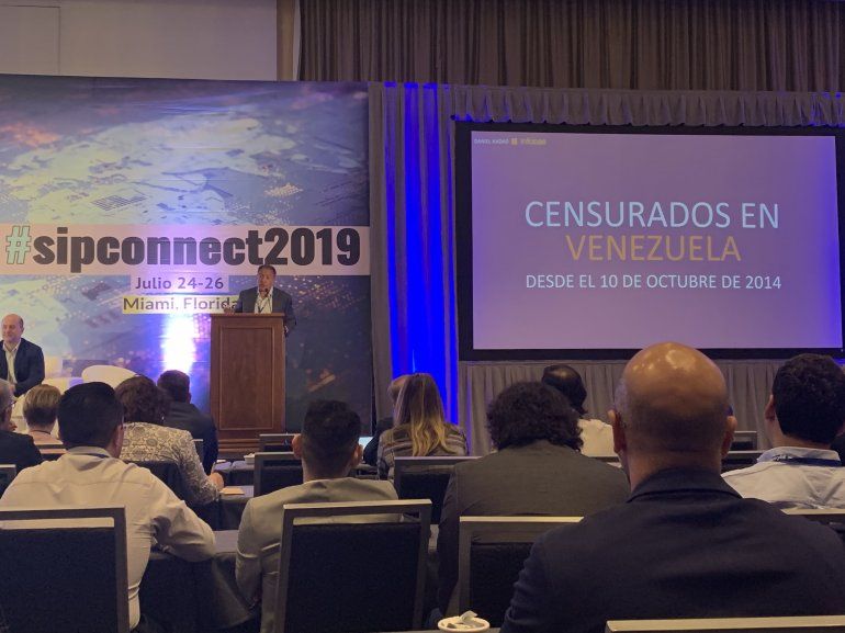 Al centro, Daniel Hadad, fundador de Infobae. 