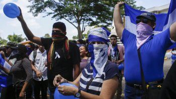 Estudiantes protestan dentro de la Universidad Centroamericana (UCA) exigiendo la liberación de todos los presos políticos, el martes 18 de junio del 2019 en Managua, Nicaragua.