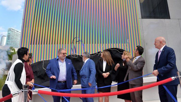 Obra de Carlos Cruz-Diez, en el Miami Dade College.