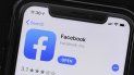 Fotografía del lunes 30 de julio del 2019 del logotipo de Facebook en un celular en una tienda de Chicago. Fotografía del lunes 30 de julio del 2019 del logotipo de Facebook en un celular en una tienda de Chicago.